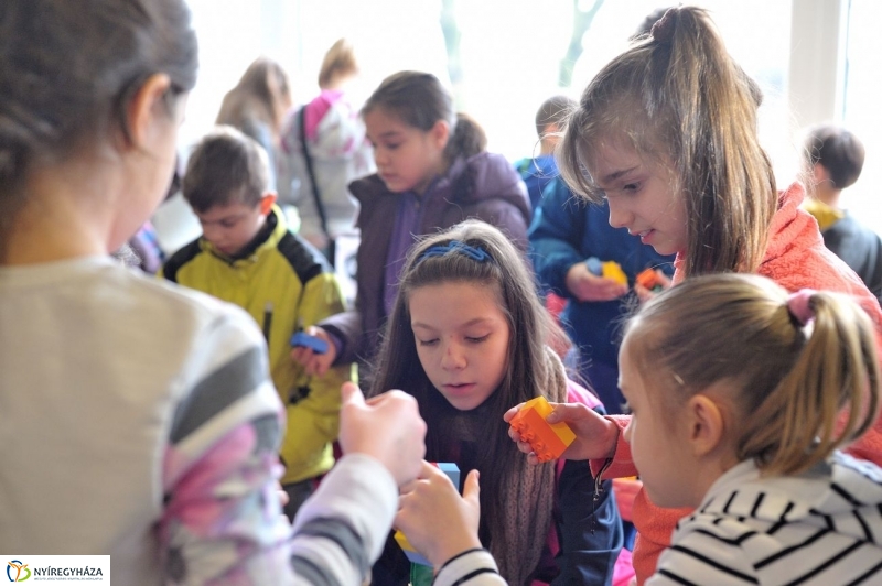 Egyetemi szintű LEGO - fotó Szarka Lajos