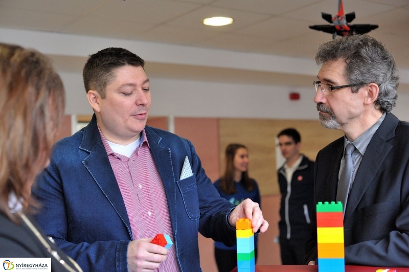 Egyetemi szintű LEGO - fotó Szarka Lajos