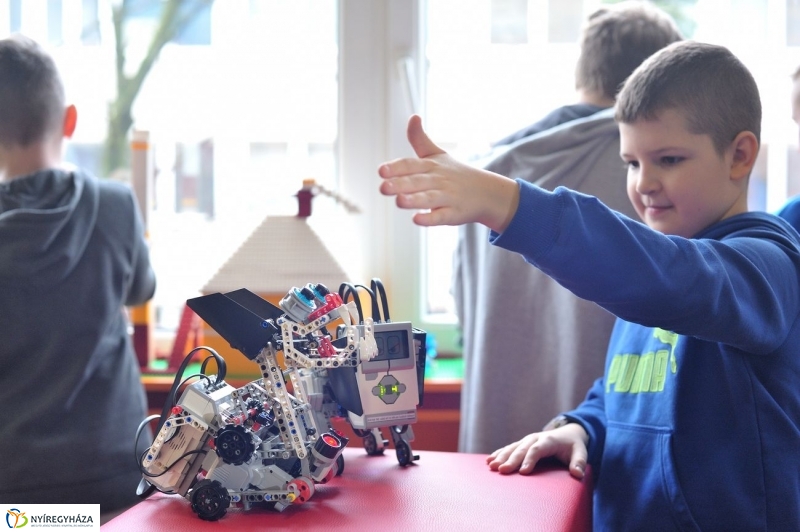 Egyetemi szintű LEGO - fotó Szarka Lajos