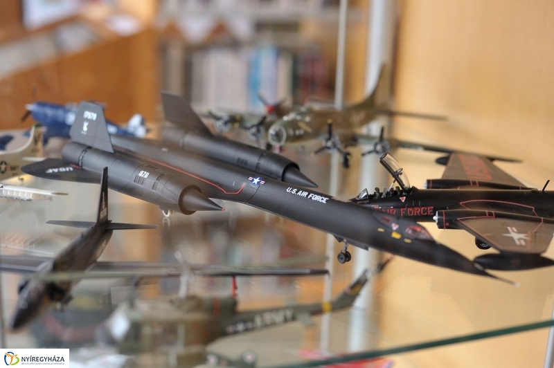 Retro kiállítás a könyvtárban - fotó Szarka Lajos