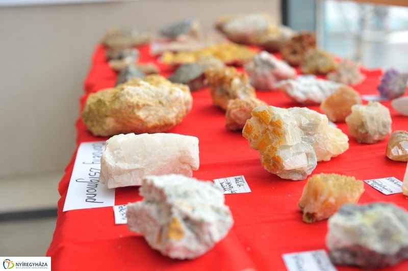 Retro kiállítás a könyvtárban - fotó Szarka Lajos