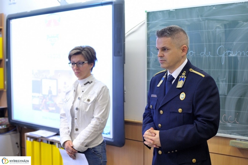 Az internetről gyerekeknek - fotó Szarka Lajos