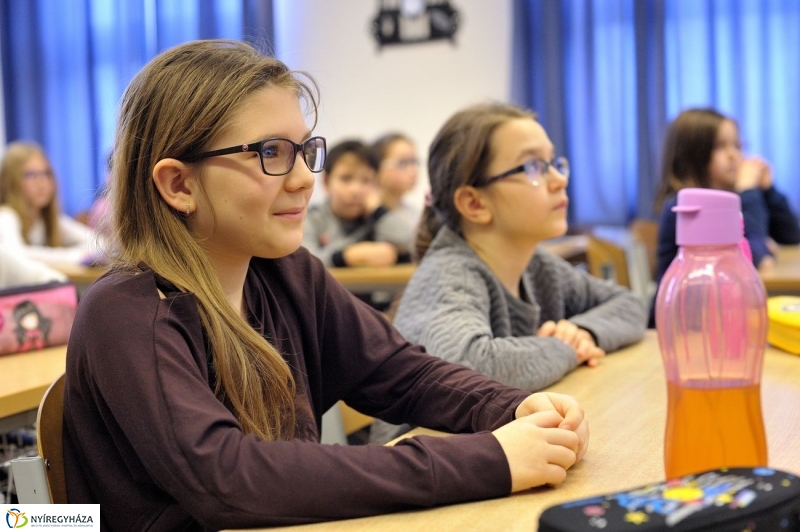 Az internetről gyerekeknek - fotó Szarka Lajos