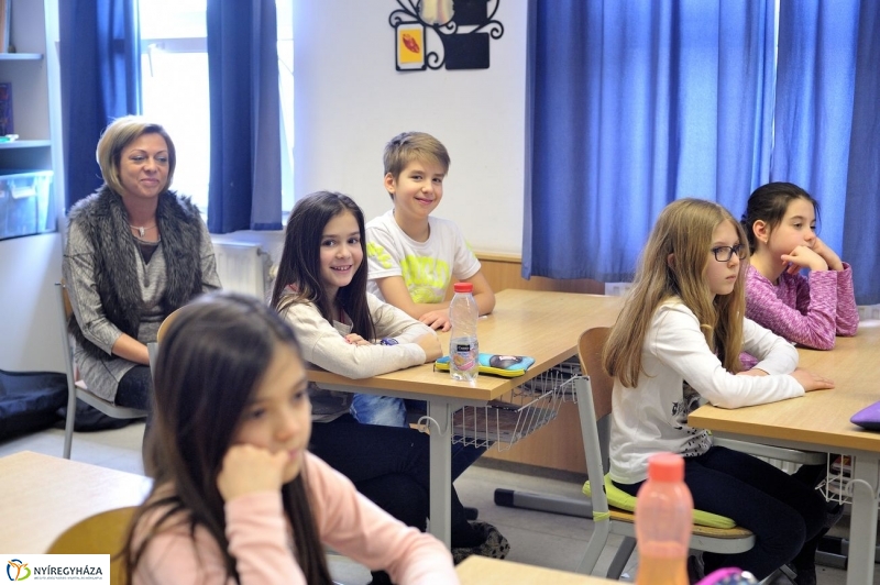 Az internetről gyerekeknek - fotó Szarka Lajos