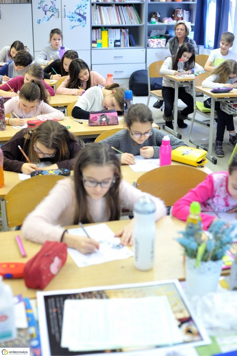 Az internetről gyerekeknek - fotó Szarka Lajos