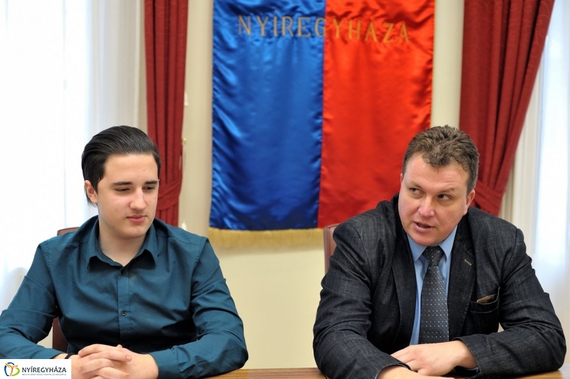 Diákpolgármesteri sajtótájékoztató - fotó Szarka Lajos