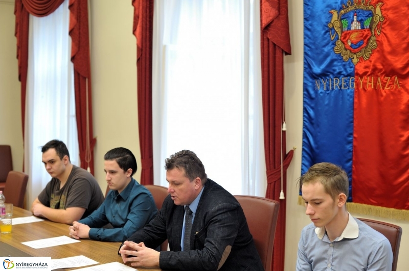 Diákpolgármesteri sajtótájékoztató - fotó Szarka Lajos