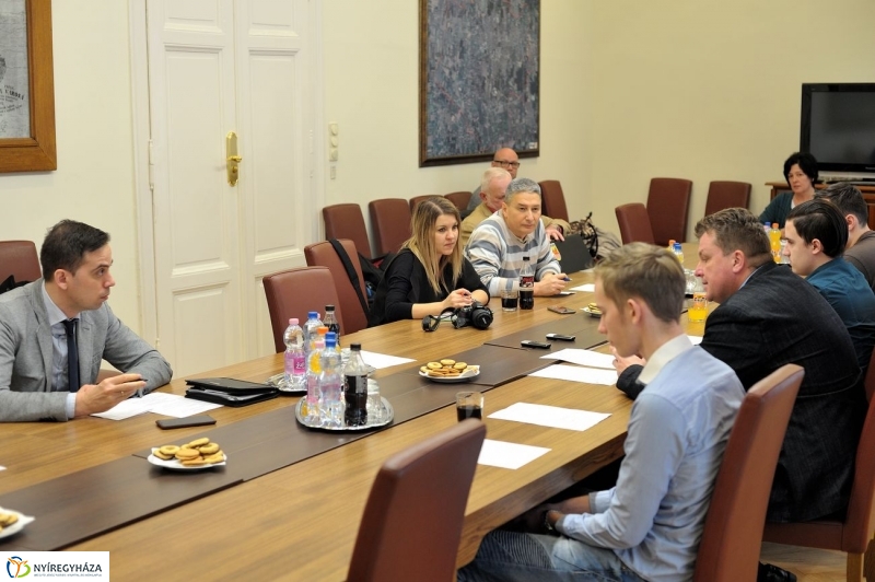 Diákpolgármesteri sajtótájékoztató - fotó Szarka Lajos