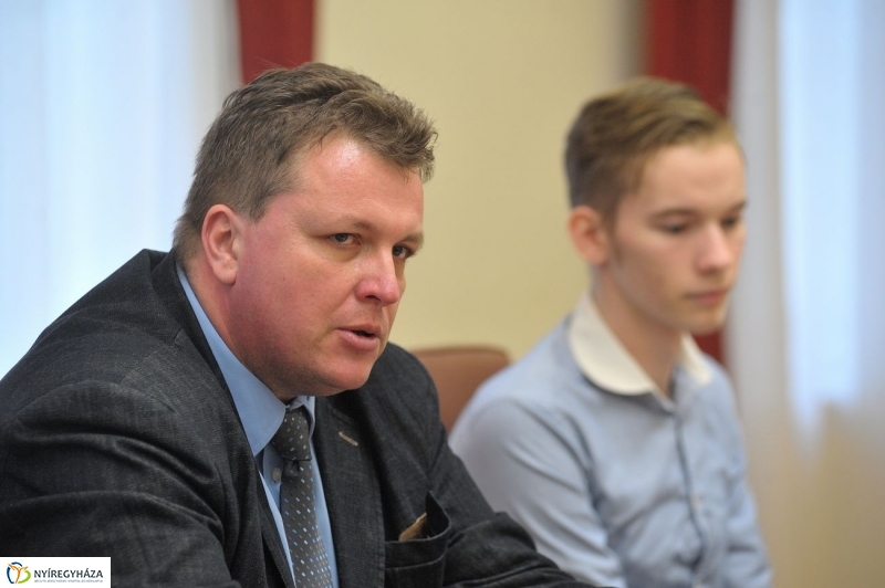 Diákpolgármesteri sajtótájékoztató - fotó Szarka Lajos