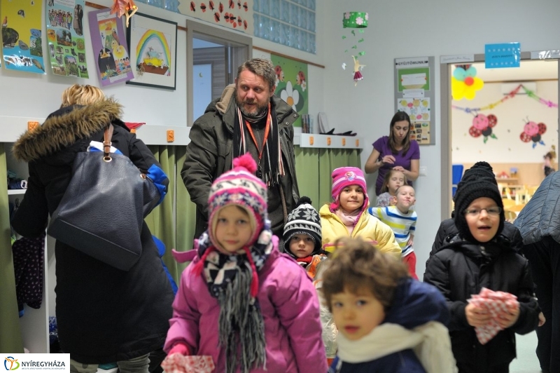 Ovicsalogató a Szent Imre óvodában - fotó Szarka Lajos