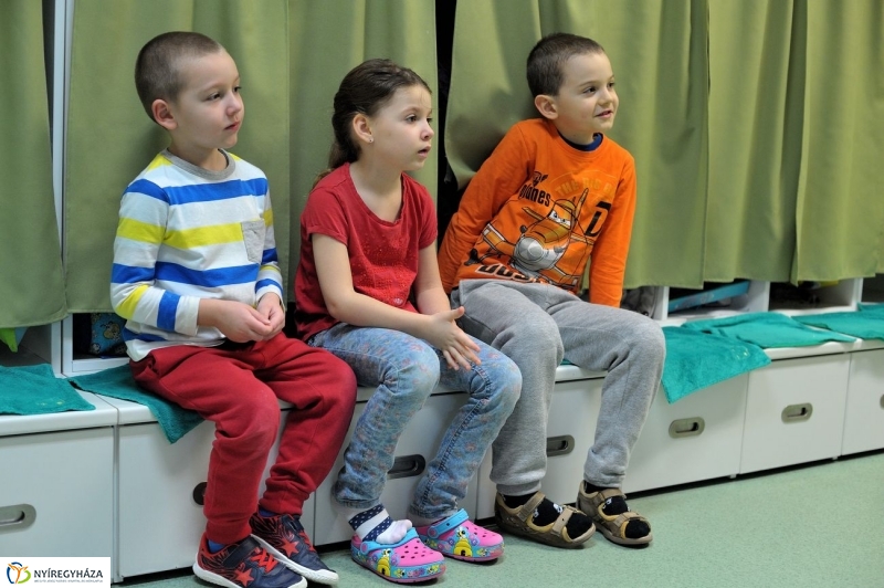 Ovicsalogató a Szent Imre óvodában - fotó Szarka Lajos