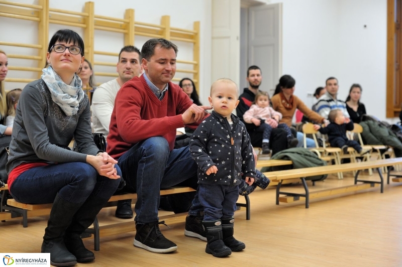 Ovicsalogató a Szent Imre óvodában - fotó Szarka Lajos