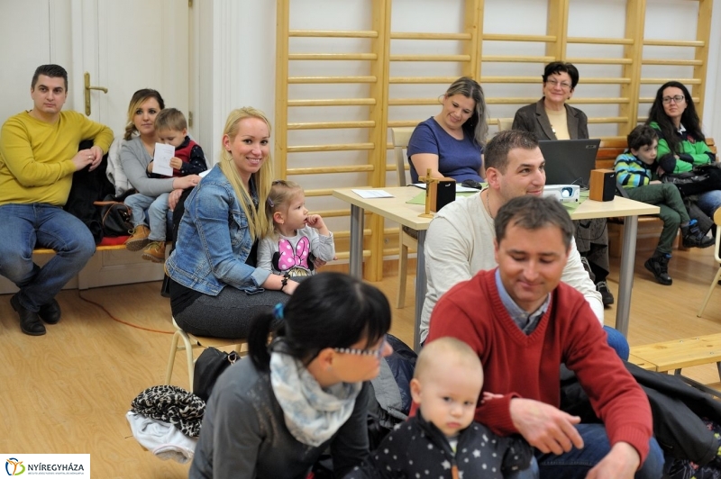 Ovicsalogató a Szent Imre óvodában - fotó Szarka Lajos