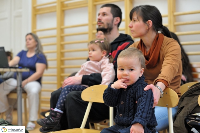 Ovicsalogató a Szent Imre óvodában - fotó Szarka Lajos