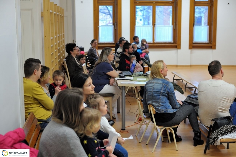 Ovicsalogató a Szent Imre óvodában - fotó Szarka Lajos