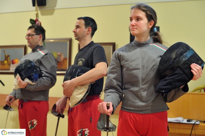 Szablyát rántottak - fotó Szarka Lajos