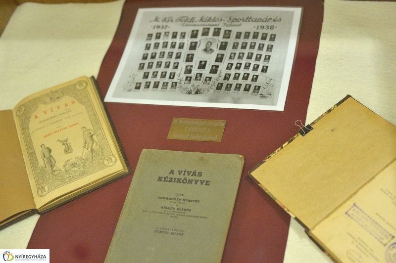 Szablyát rántottak - fotó Szarka Lajos