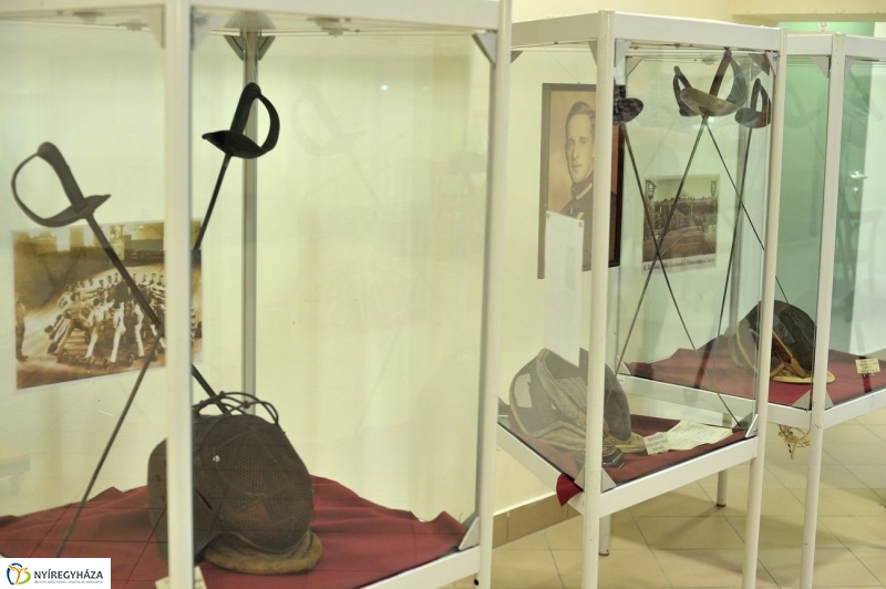 Szablyát rántottak - fotó Szarka Lajos