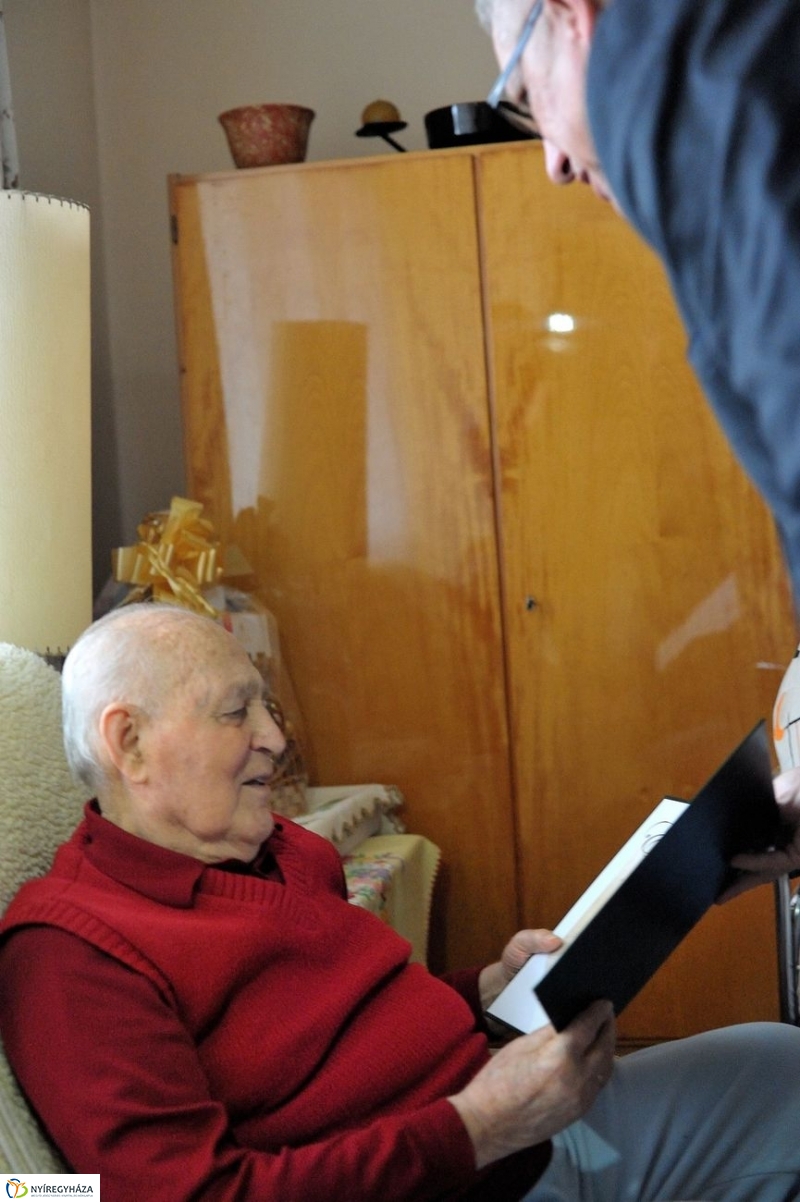 Szépkorú köszöntése - Opre Sándor - fotó Szarka Lajos