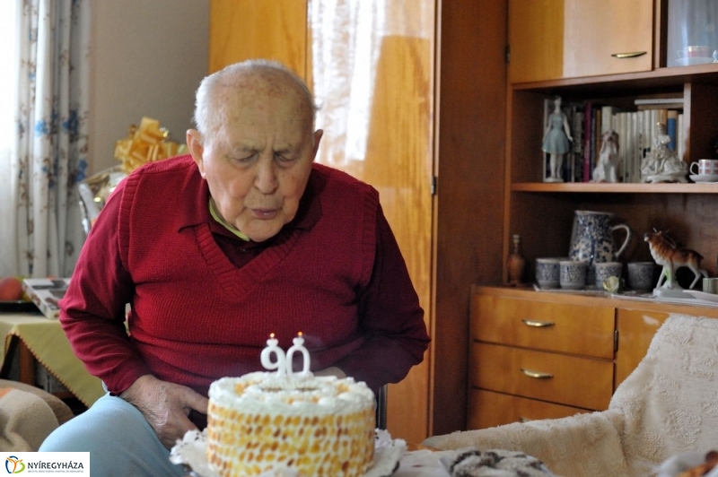 Szépkorú köszöntése - Opre Sándor - fotó Szarka Lajos