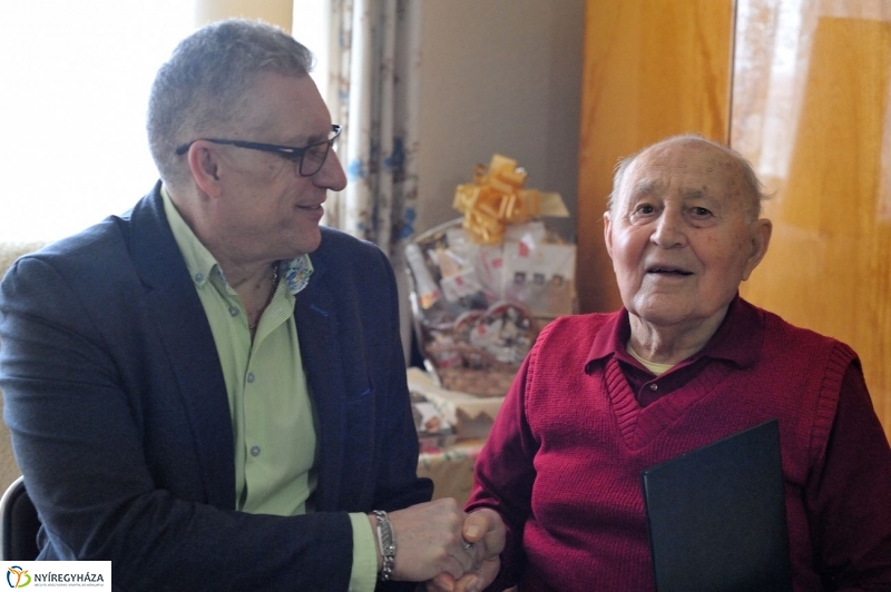 Szépkorú köszöntése - Opre Sándor - fotó Szarka Lajos