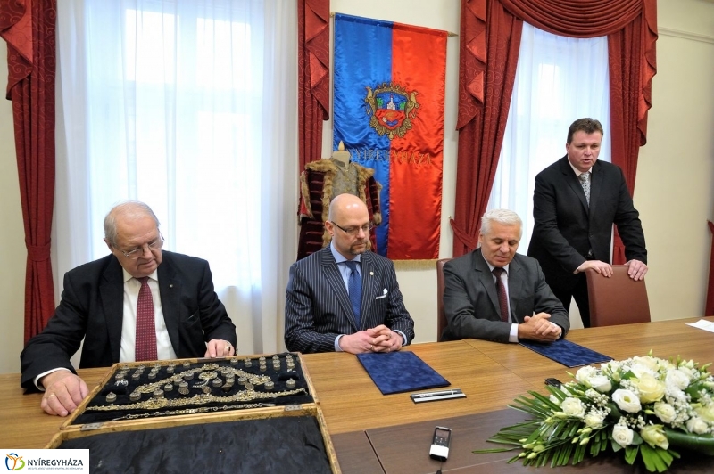 Kállay adomány - fotó Szarka Lajos