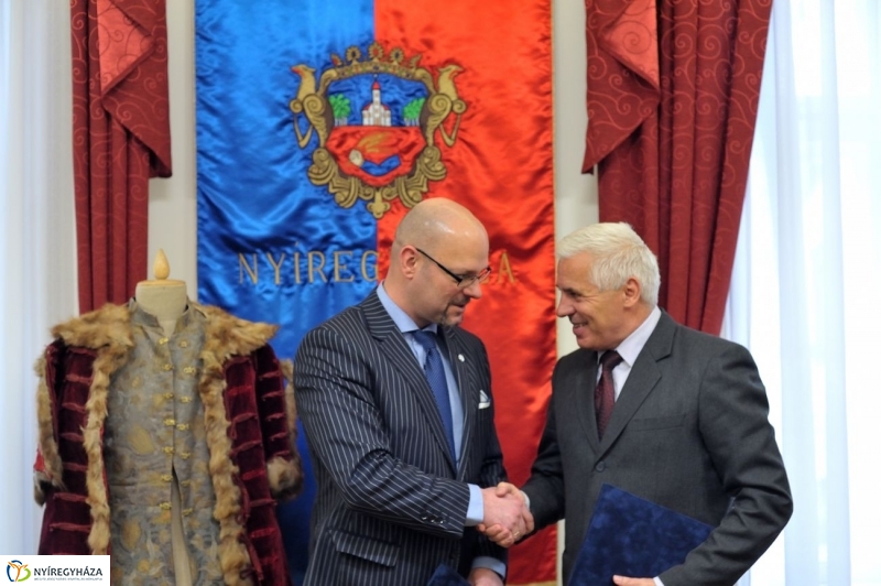 Kállay adomány - fotó Szarka Lajos