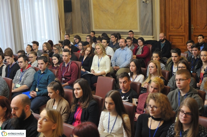 Városi Diákparlament - fotó Szarka Lajos