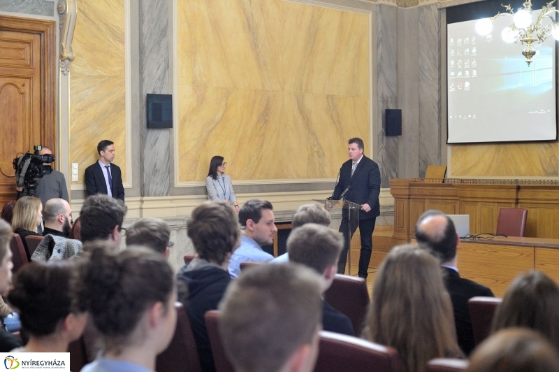 Városi Diákparlament - fotó Szarka Lajos