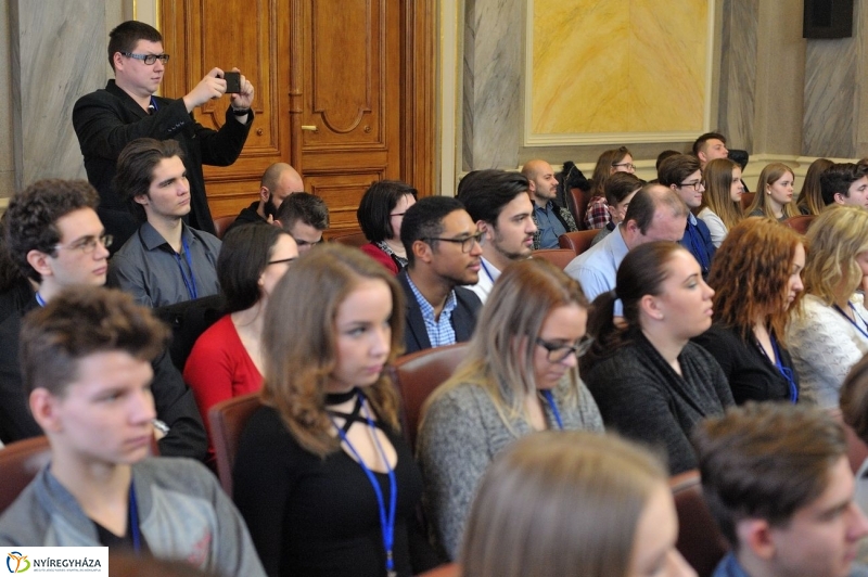 Városi Diákparlament - fotó Szarka Lajos