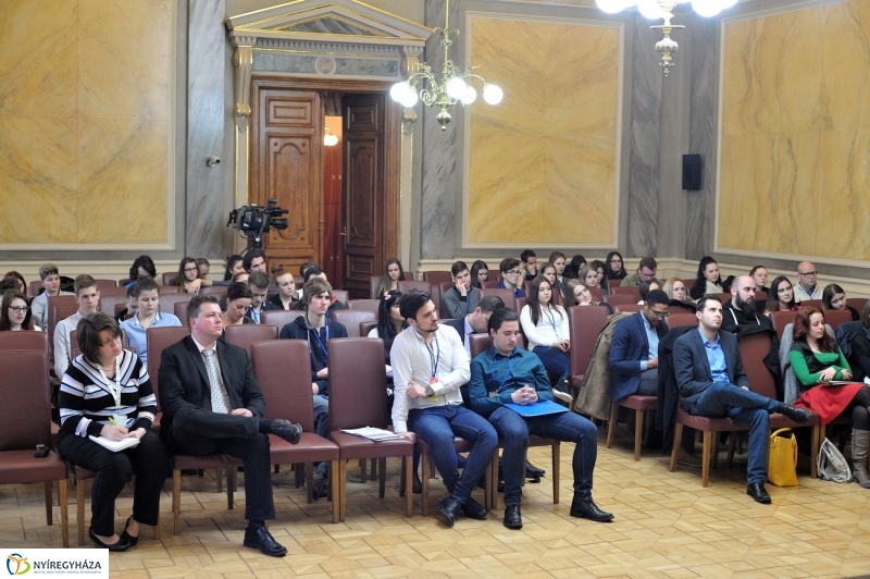 Városi Diákparlament - fotó Szarka Lajos