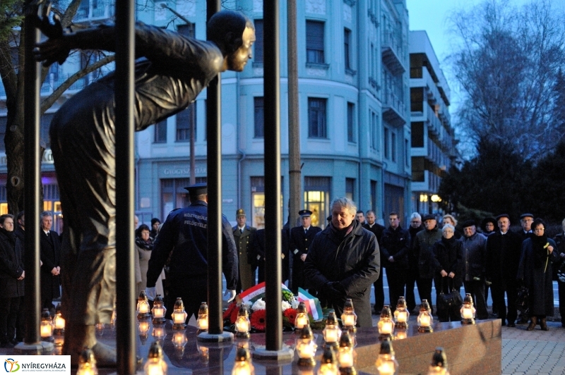 Megemlékezés a kommunista diktatúra áldozatairól - fotó Szarka Lajos
