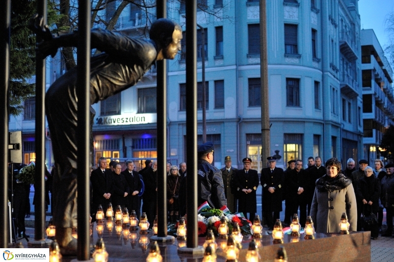 Megemlékezés a kommunista diktatúra áldozatairól - fotó Szarka Lajos