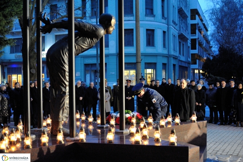 Megemlékezés a kommunista diktatúra áldozatairól - fotó Szarka Lajos