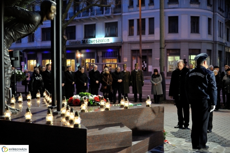 Megemlékezés a kommunista diktatúra áldozatairól - fotó Szarka Lajos