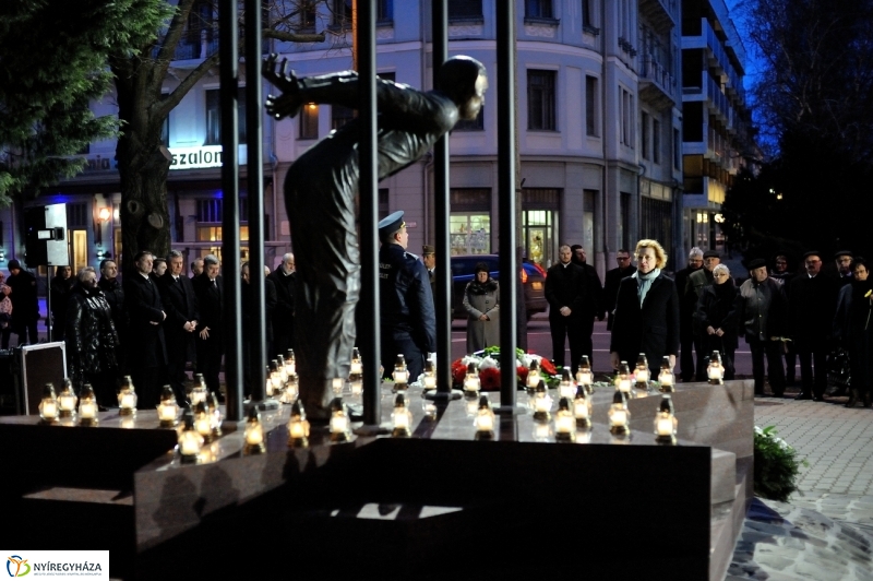 Megemlékezés a kommunista diktatúra áldozatairól - fotó Szarka Lajos