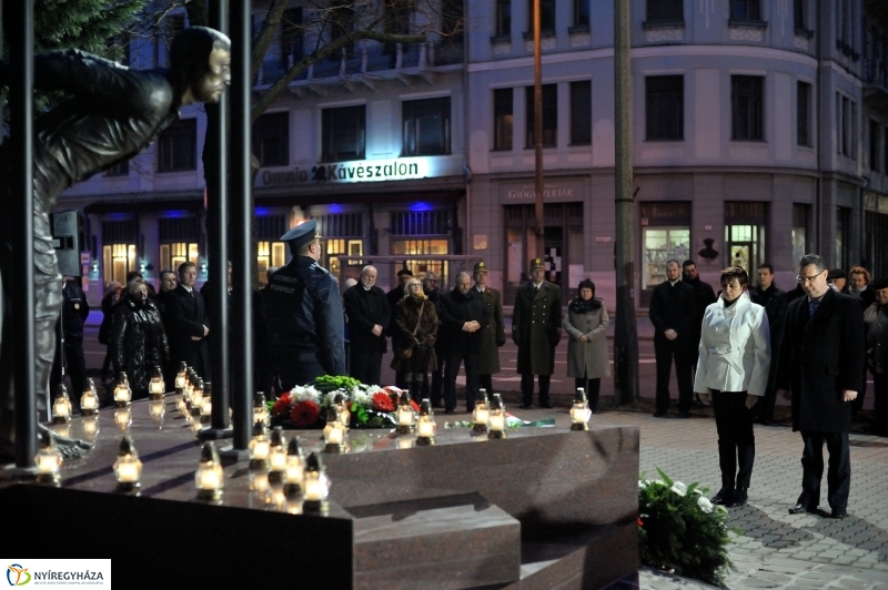 Megemlékezés a kommunista diktatúra áldozatairól - fotó Szarka Lajos