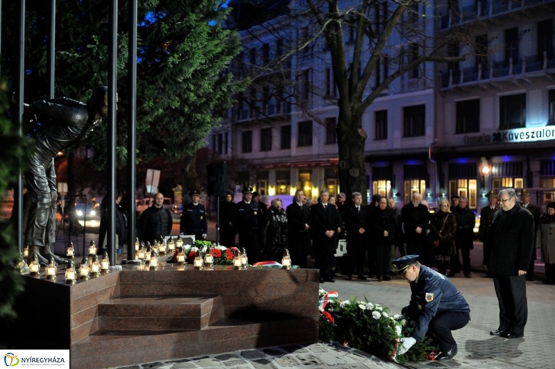 Megemlékezés a kommunista diktatúra áldozatairól - fotó Szarka Lajos