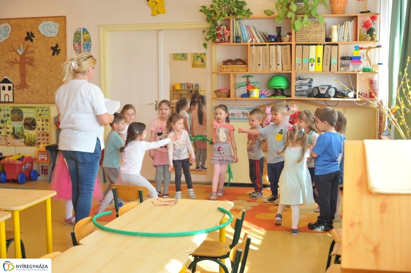 Így tedd rá az Eszterlánc oviban - fotó Szarka Lajos