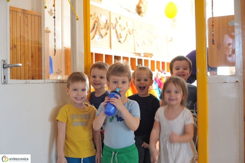 Így tedd rá az Eszterlánc oviban - fotó Szarka Lajos