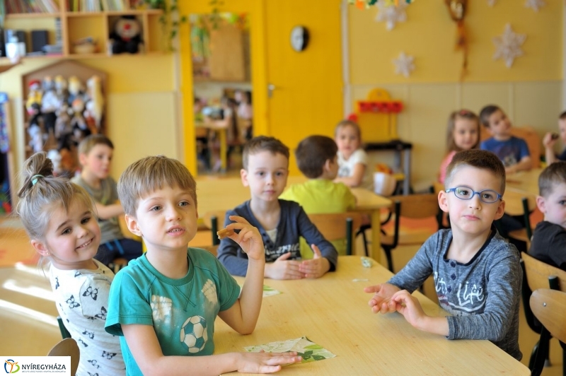 Így tedd rá az Eszterlánc oviban - fotó Szarka Lajos