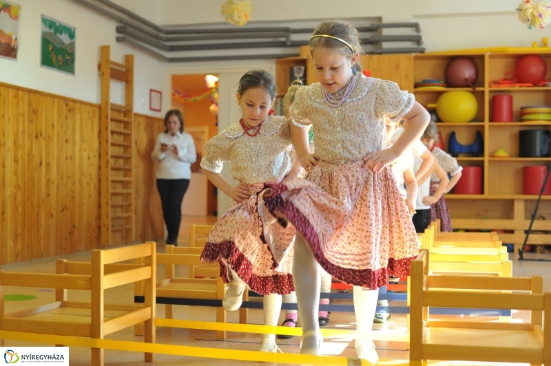 Így tedd rá az Eszterlánc oviban - fotó Szarka Lajos