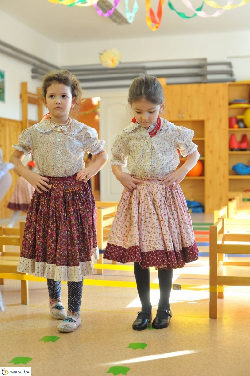 Így tedd rá az Eszterlánc oviban - fotó Szarka Lajos