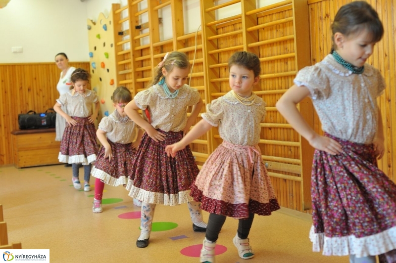 Így tedd rá az Eszterlánc oviban - fotó Szarka Lajos