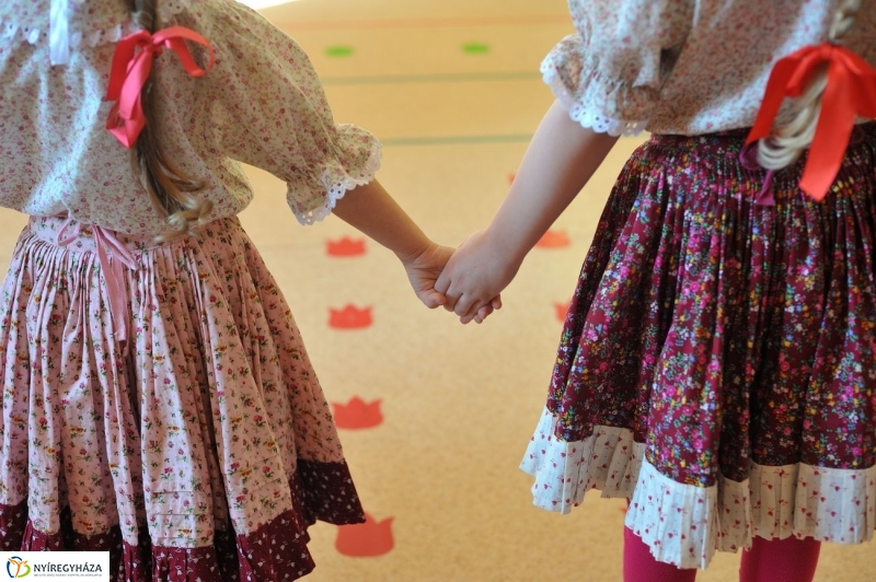 Így tedd rá az Eszterlánc oviban - fotó Szarka Lajos