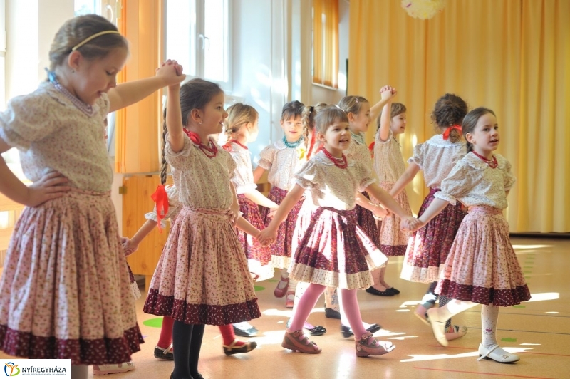 Így tedd rá az Eszterlánc oviban - fotó Szarka Lajos