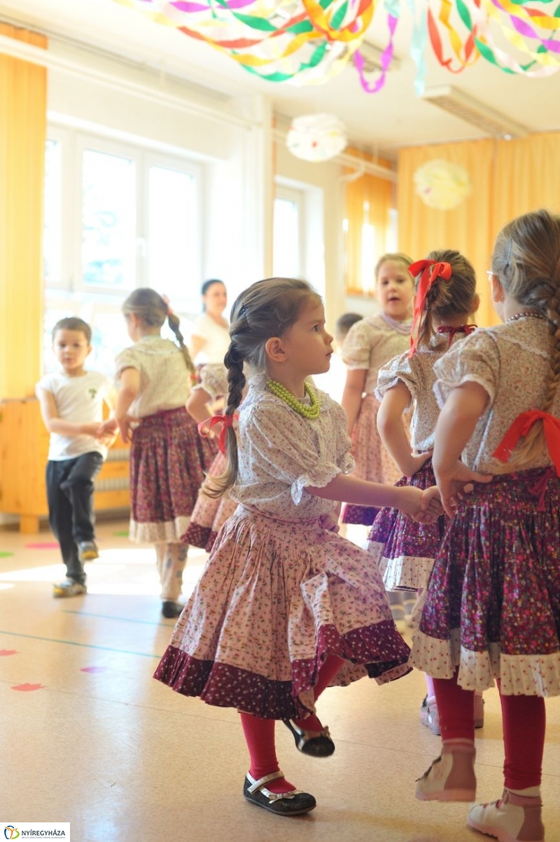 Így tedd rá az Eszterlánc oviban - fotó Szarka Lajos