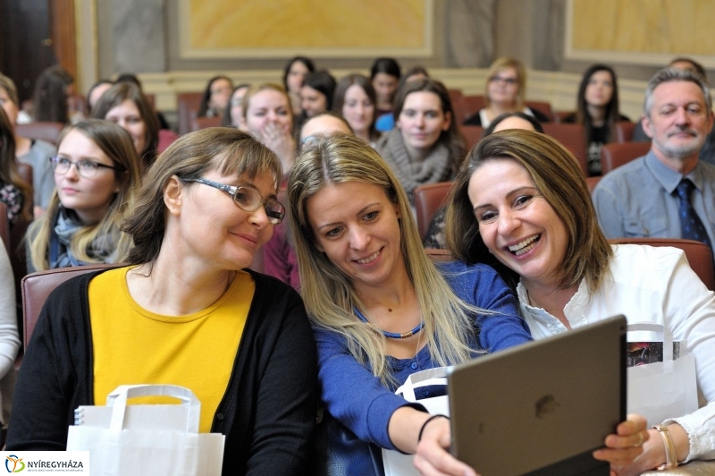 Védőnők a Városházán - fotó Szarka Lajos