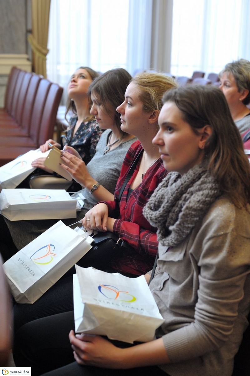 Védőnők a Városházán - fotó Szarka Lajos