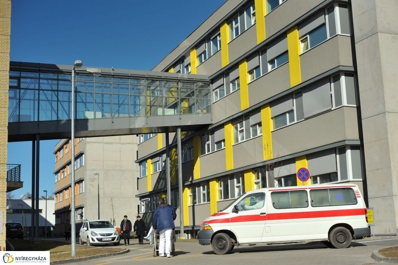 Adomány a gyermekosztálynak - fotó Szarka Lajos